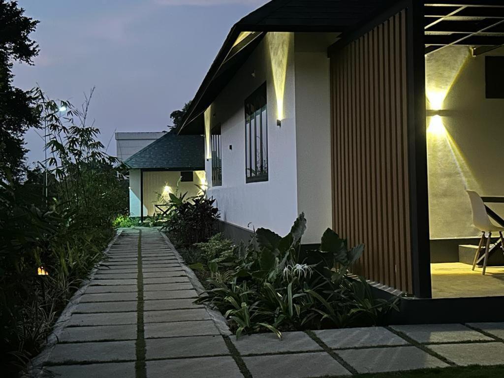 Servosonic Hotels And Resorts Kannur Exteriör bild